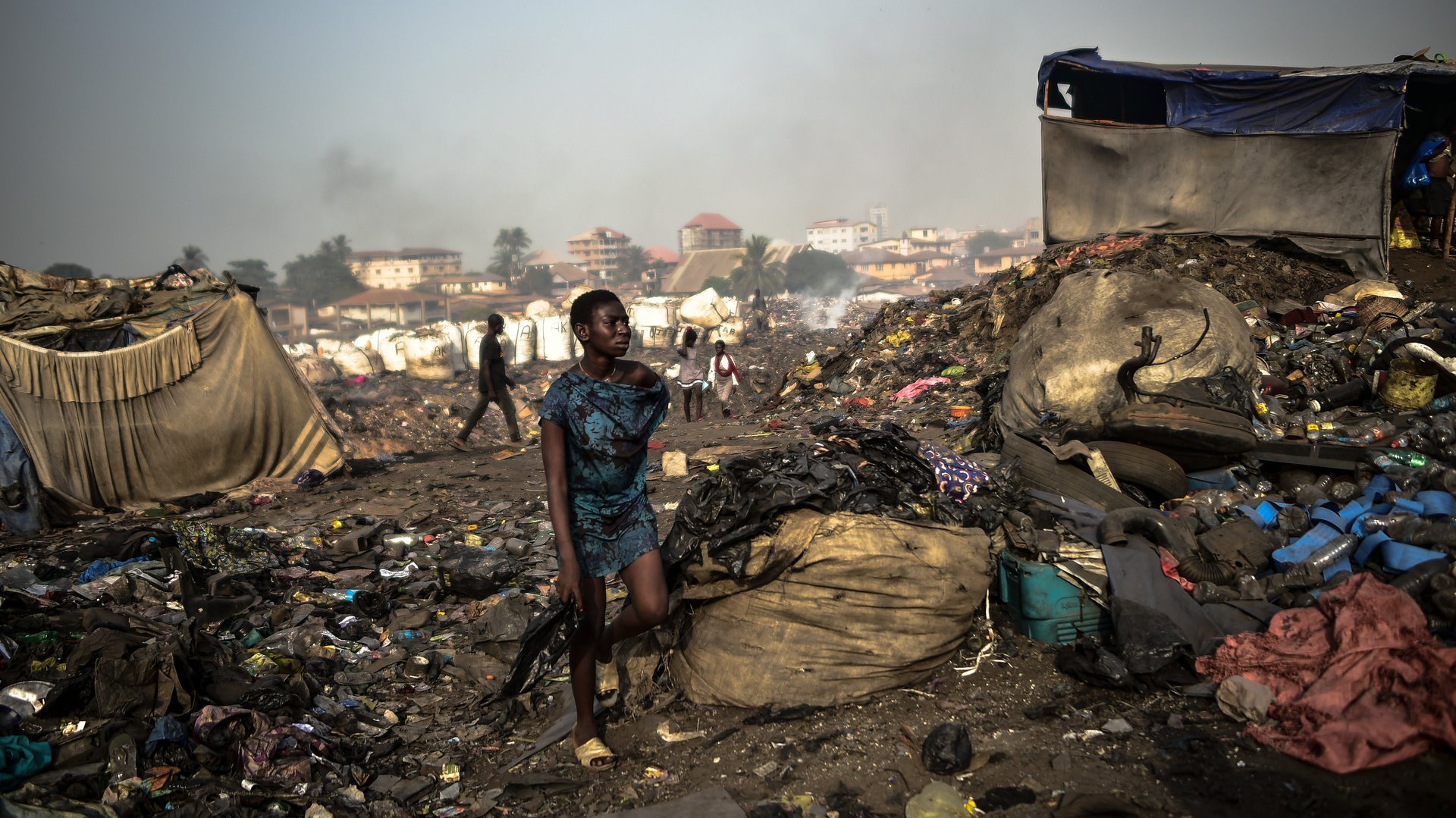 Sierra Leone: Ein Mädchen in den Slums
